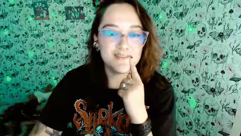 Yiz online show from 03/16/26, 05:44