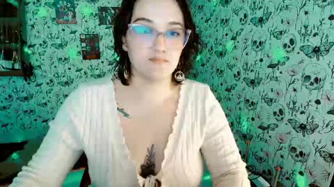 Yiz online show from 05/03/26, 12:49