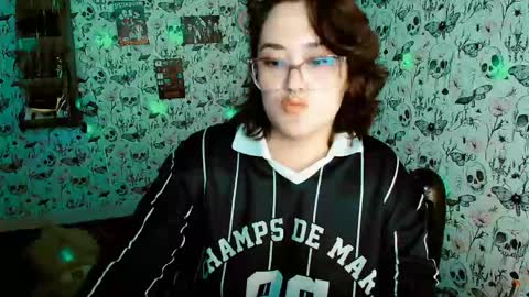 Yiz online show from 05/15/26, 11:34