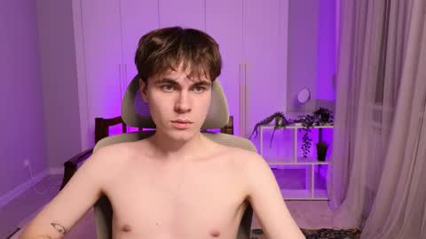 Snapshot of istairee chatting on 12/30/24, 01:36 Maks online show from 12/30/24, 01:36