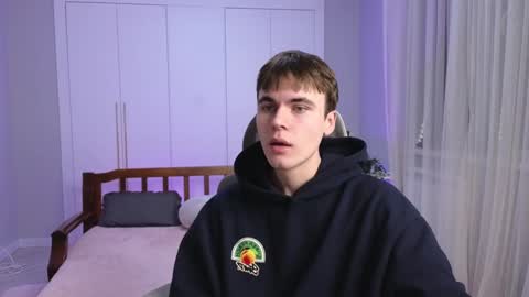 Snapshot of istairee chatting on 01/11/25, 05:41 Maks online show from 01/11/25, 05:41