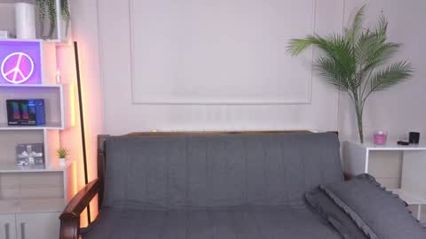 Snapshot of istairee chatting on 01/17/25, 12:42 Maks online show from 01/17/25, 12:42