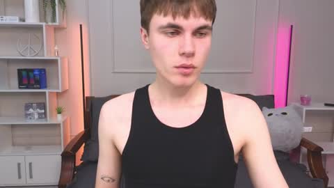 Snapshot of istairee chatting on 01/19/25, 12:17 Maks online show from 01/19/25, 12:17