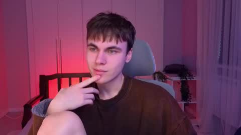 Snapshot of istairee chatting on 01/23/25, 10:01 Maks online show from 01/23/25, 10:01