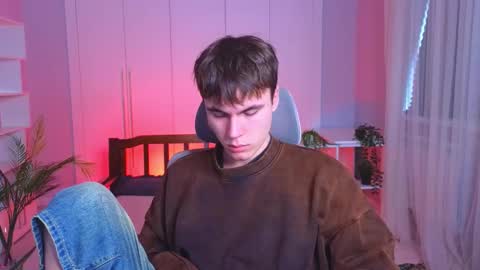 Snapshot of istairee chatting on 02/04/25, 09:49 Maks online show from 02/04/25, 09:49