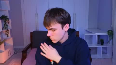 Snapshot of istairee chatting on 02/07/25, 10:19 Maks online show from 02/07/25, 10:19