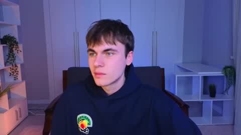 Snapshot of istairee chatting on 02/07/25, 01:22 Maks online show from 02/07/25, 01:22