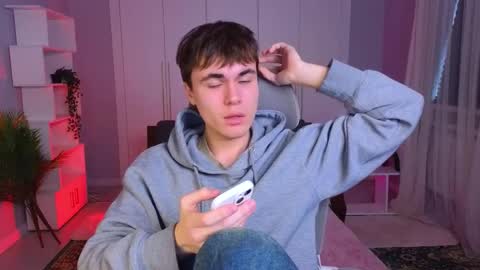 Snapshot of istairee chatting on 02/09/25, 09:37 Maks online show from 02/09/25, 09:37