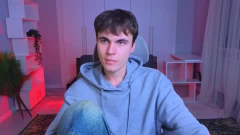 Snapshot of istairee chatting on 02/10/25, 12:29 Maks online show from 02/10/25, 12:29