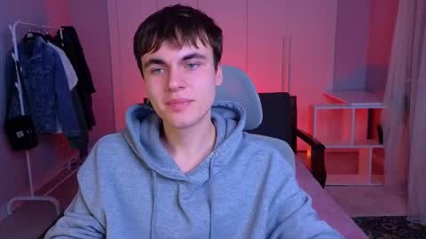 Snapshot of istairee chatting on 02/14/25, 01:29 Maks online show from 02/14/25, 01:29