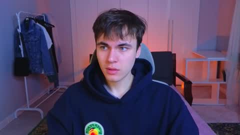 Snapshot of istairee chatting on 02/15/25, 03:42 Maks online show from 02/15/25, 03:42