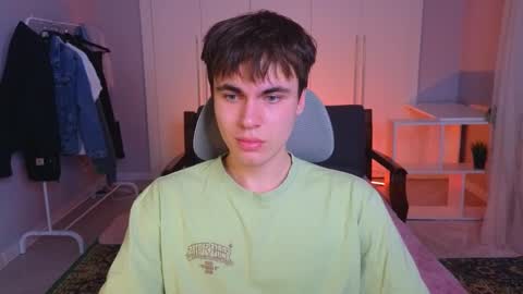 Snapshot of istairee chatting on 02/16/25, 10:10 Maks online show from 02/16/25, 10:10