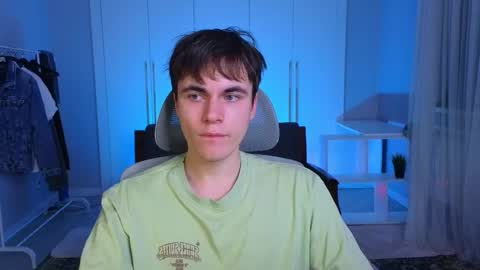 Snapshot of istairee chatting on 02/17/25, 01:42 Maks online show from 02/17/25, 01:42