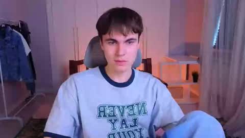 Snapshot of istairee chatting on 02/22/25, 08:18 Maks online show from 02/22/25, 08:18