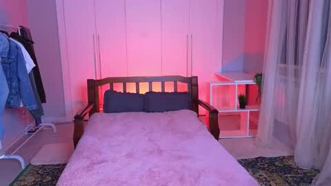 Snapshot of istairee chatting on 02/27/25, 01:28 Maks online show from 02/27/25, 01:28