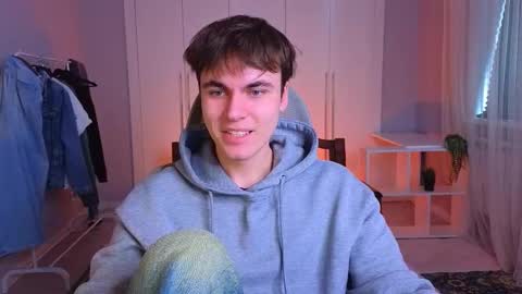 Snapshot of istairee chatting on 03/05/25, 09:38 Maks online show from 03/05/25, 09:38