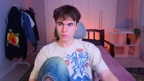 Snapshot of istairee chatting on 03/08/25, 09:28 Maks online show from 03/08/25, 09:28