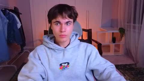 Snapshot of istairee chatting on 03/12/25, 01:40 Maks online show from 03/12/25, 01:40