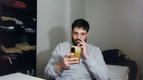 Snapshot of italianboybcn chatting on 01/17/25, 08:22 italianboybcn online show from 01/17/25, 08:22