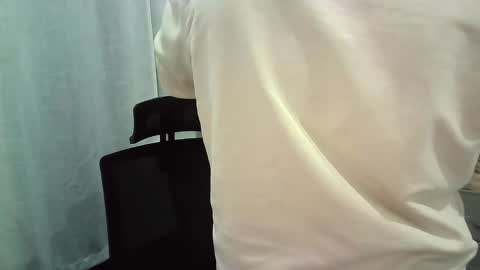 Snapshot of italianboybcn chatting on 10/29/25, 06:53 italianboybcn online show from 10/29/25, 06:53