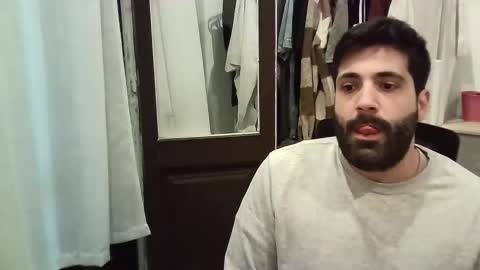 italianboybcn online show from 11/18/25, 07:57