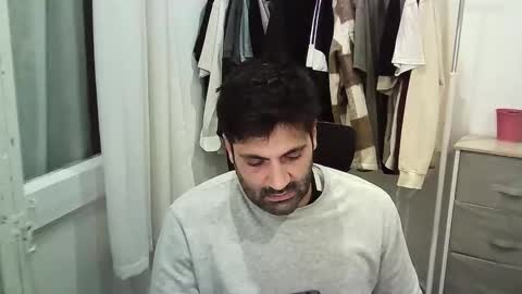 italianboybcn online show from 11/25/25, 06:52