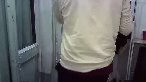 italianboybcn online show from 12/19/25, 07:10