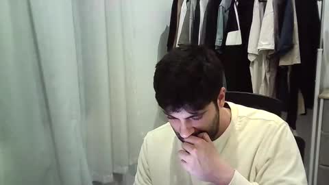 italianboybcn online show from 12/21/25, 08:27