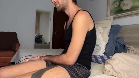 Italian Boy online show from 12/18/25, 08:15