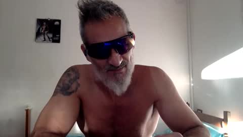 Snapshot of italiankingstripper chatting on 02/07/26, 10:19 italiankingstripper online show from 02/07/26, 10:19