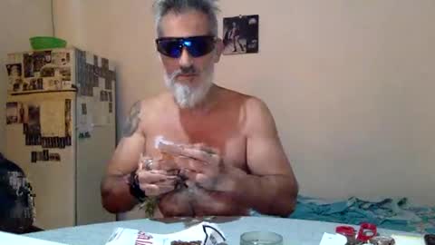 Snapshot of italiankingstripper chatting on 02/13/26, 02:46 italiankingstripper online show from 02/13/26, 02:46