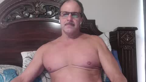 Snapshot of italianstud43 chatting on 10/09/25, 12:47 Hot Italian online show from 10/09/25, 12:47