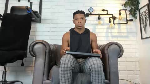 Italo Moore online show from 09/15/25, 11:21