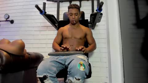 Italo Moore online show from 10/26/25, 01:50