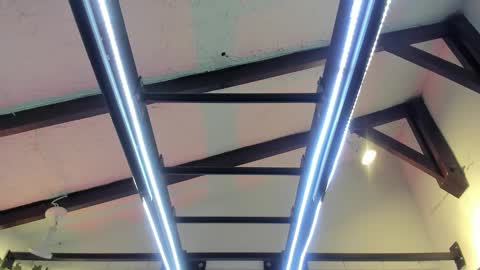 Italo Moore online show from 11/20/25, 11:21