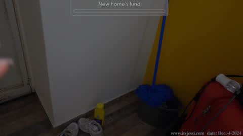 Snapshot of its_jessi chatting on 12/04/24, 07:56 Jessi online show from 12/04/24, 07:56