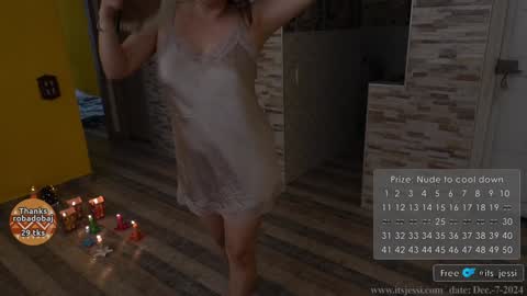 Snapshot of its_jessi chatting on 12/07/24, 07:43 Jessi online show from 12/07/24, 07:43