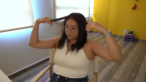 Snapshot of its_jessi chatting on 01/06/25, 07:24 Jessi online show from 01/06/25, 07:24