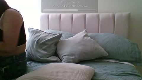 Snapshot of its_jessi chatting on 03/08/25, 08:25 Jessi online show from 03/08/25, 08:25