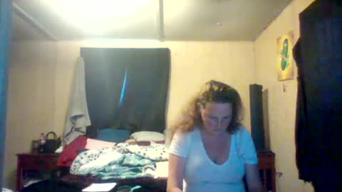 Snapshot of its_kimber chatting on 06/17/26, 04:08 its kimber online show from 06/17/26, 04:08