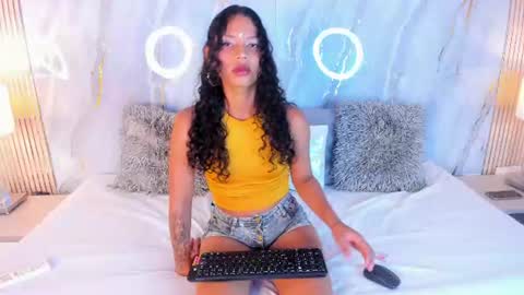 Snapshot of its_lexie chatting on 06/18/26, 01:04 Lexie online show from 06/18/26, 01:04