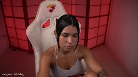 Snapshot of its_lola chatting on 05/08/26, 07:19 online show from 05/08/26, 07:19