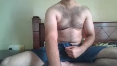 Snapshot of its_me_2323 chatting on 12/02/25, 05:02 its_me_2323 online show from 12/02/25, 05:02