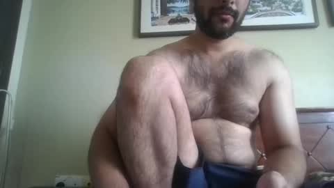 Snapshot of its_me_2323 chatting on 12/04/25, 04:00 its_me_2323 online show from 12/04/25, 04:00