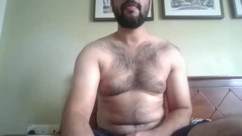 Snapshot of its_me_2323 chatting on 12/16/25, 04:06 its_me_2323 online show from 12/16/25, 04:06