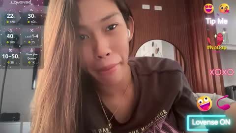 Snapshot of its_me_cora chatting on 09/10/25, 05:29 Cora online show from 09/10/25, 05:29