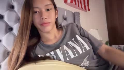 Snapshot of its_me_cora chatting on 09/25/25, 04:27 Cora online show from 09/25/25, 04:27