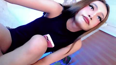 Snapshot of its_me_luna1111 chatting on 07/04/26, 04:35 its_me_luna1111 online show from 07/04/26, 04:35