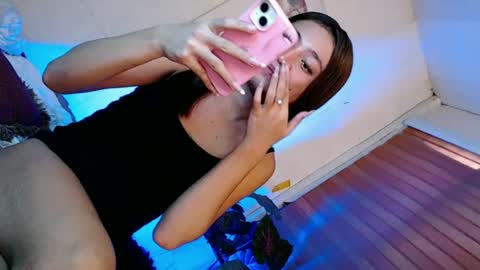 Snapshot of its_me_luna1111 chatting on 07/07/26, 07:23 its_me_luna1111 online show from 07/07/26, 07:23
