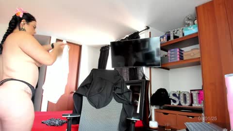 Snapshot of its_sol chatting on 01/08/25, 03:50 Sol online show from 01/08/25, 03:50